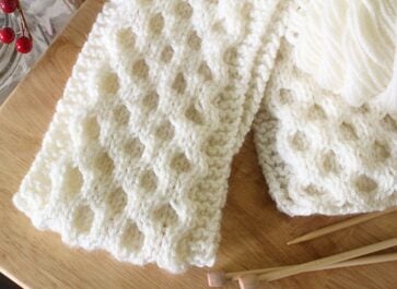 finished Honeycomb cable knit scarf pattern folded